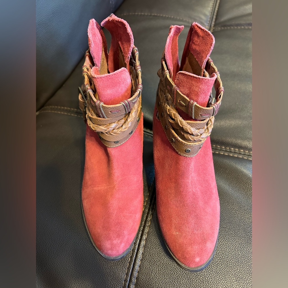 Naughty Monkey Red Suede Leather Ankle Bootie Round Toe Side Zip Womens 7.5 - Picture 9 of 12
